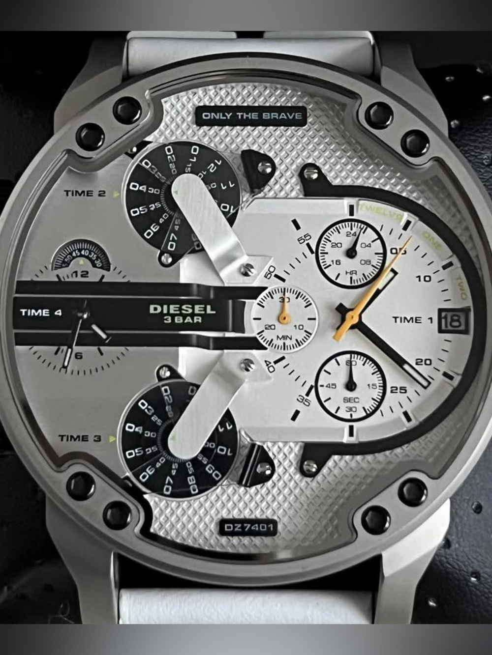 DZ7401- Diesel Men’s Mr. Daddy 2.0 Chronograph White Leather and Silicone Watch